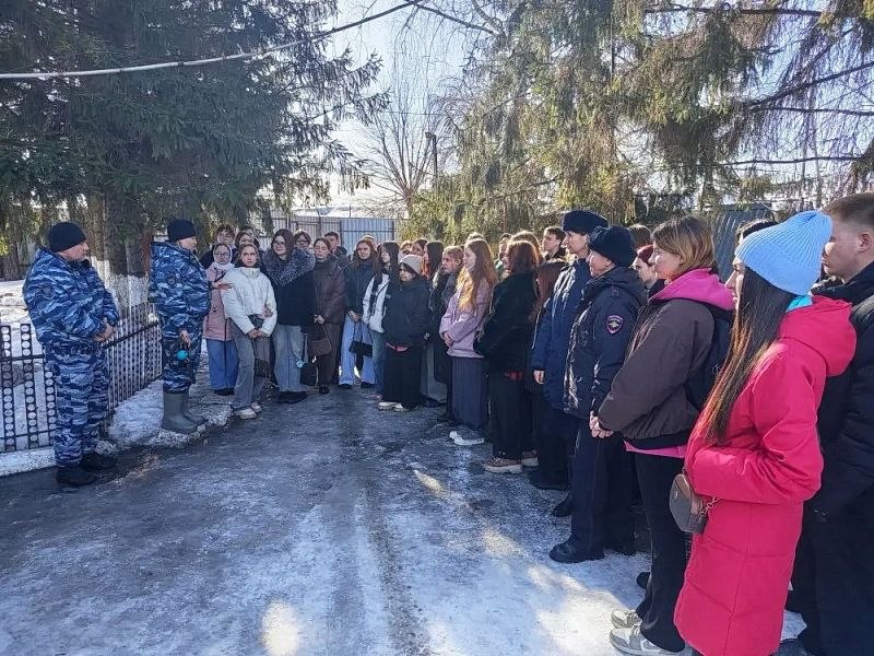 Студенты колледжей посетили с экскурсией Центр кинологической службы УМВД России по Курганской области Студенты колледжей посетили с экскурсией Центр кинологической службы УМВД России по Курганской области