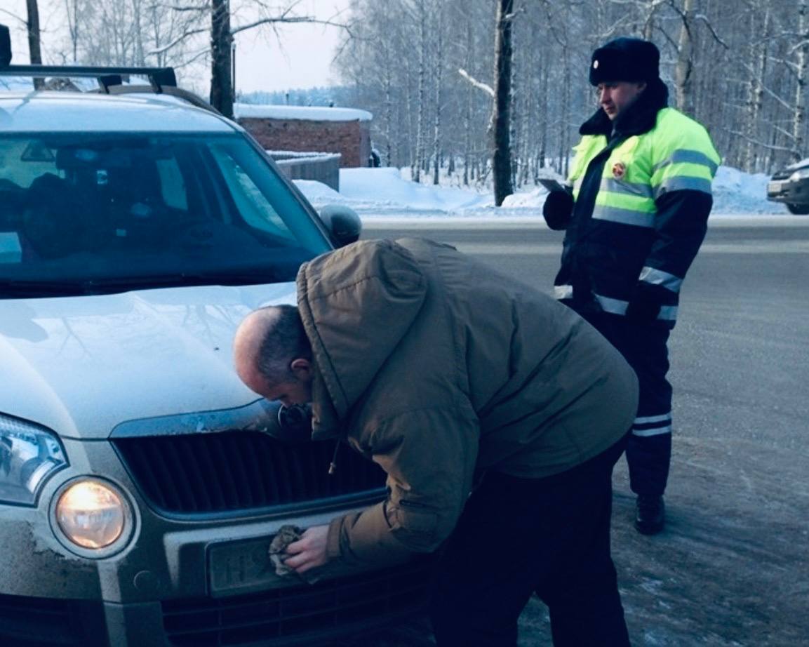 Грязные номера — не мелочь: Госавтоинспекция предупреждает о штрафах за нечитаемые государственные регистрационные знаки