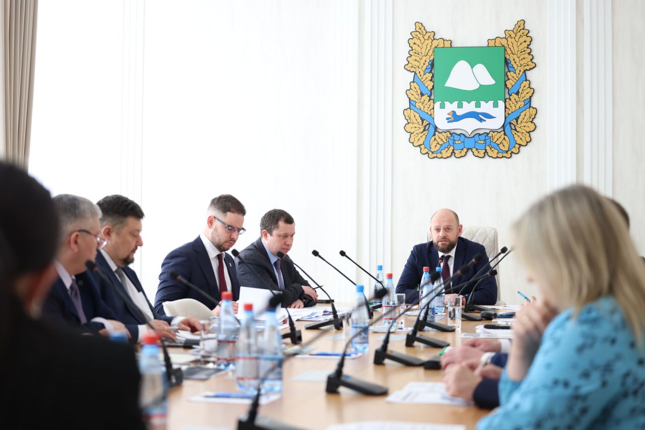 Сегодня, 26 марта, первый заместитель губернатора Анатолий Воробьев провел плановое заседание регионального штаба по газификации Курганской области Сегодня, 26 марта, первый заместитель губернатора Анатолий Воробьев провел плановое заседание регионального штаба по газификации Курганской области