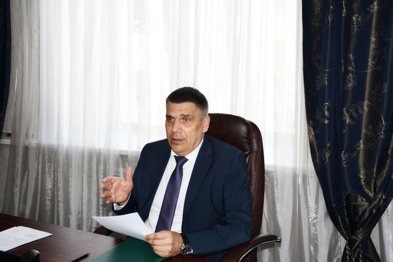 Глава облизбиркома Роман Скиндерев встретился с членами Молодежной избирательной комиссии Курганской области Глава облизбиркома Роман Скиндерев встретился с членами Молодежной избирательной комиссии Курганской области