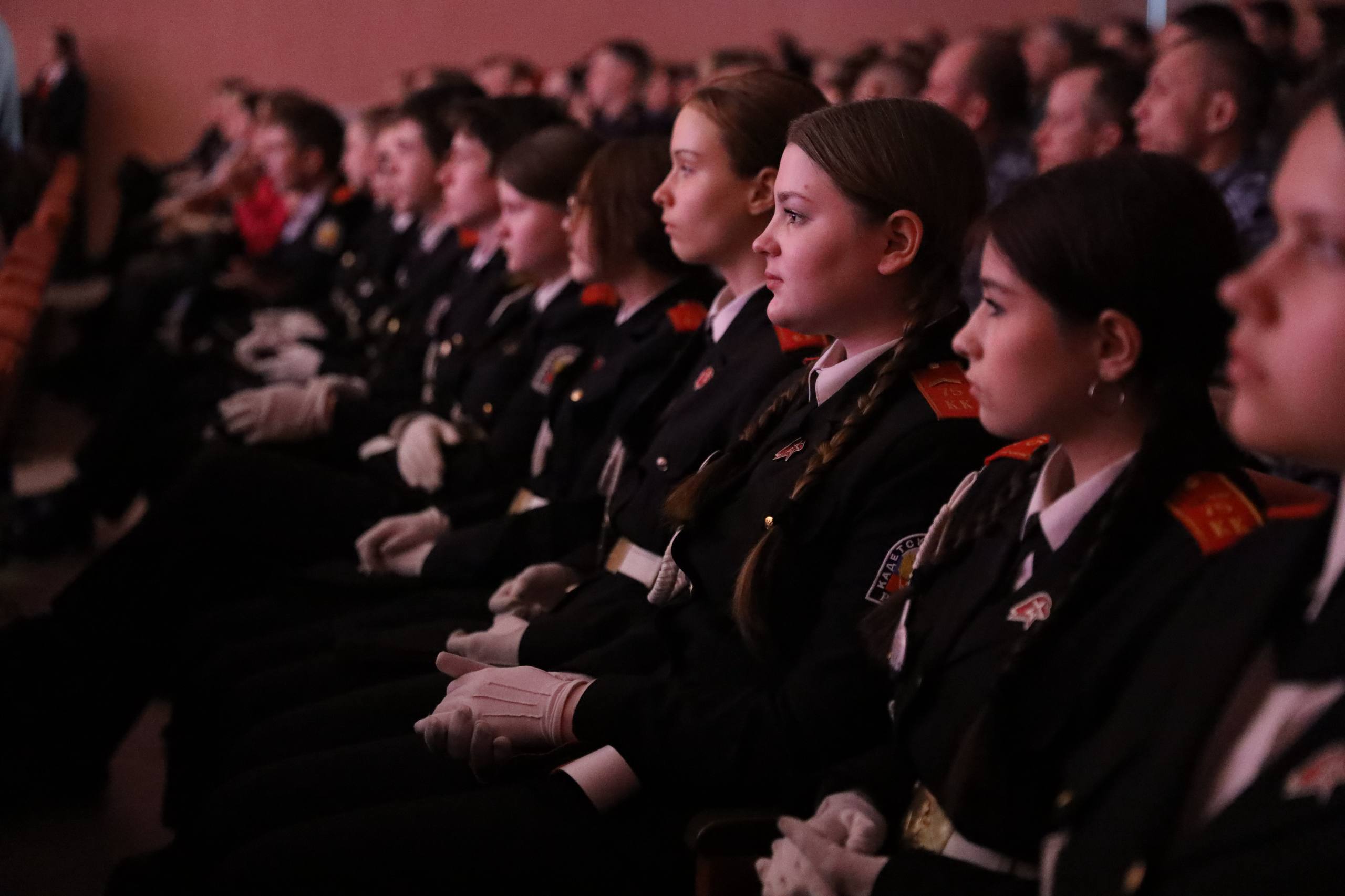 Вице-губернатор Андрей Алексеев от имени правительства области и главы региона Вадима Шумкова поздравил Управление Росгвардии по Курганской области с профессиональным праздником – Днём войск национальной гвардии РФ – и... Вице-губернатор Андрей Алексеев от имени правительства области и главы региона Вадима Шумкова поздравил Управление Росгвардии по Курганской области с профессиональным праздником – Днём войск национальной гвардии РФ – и...