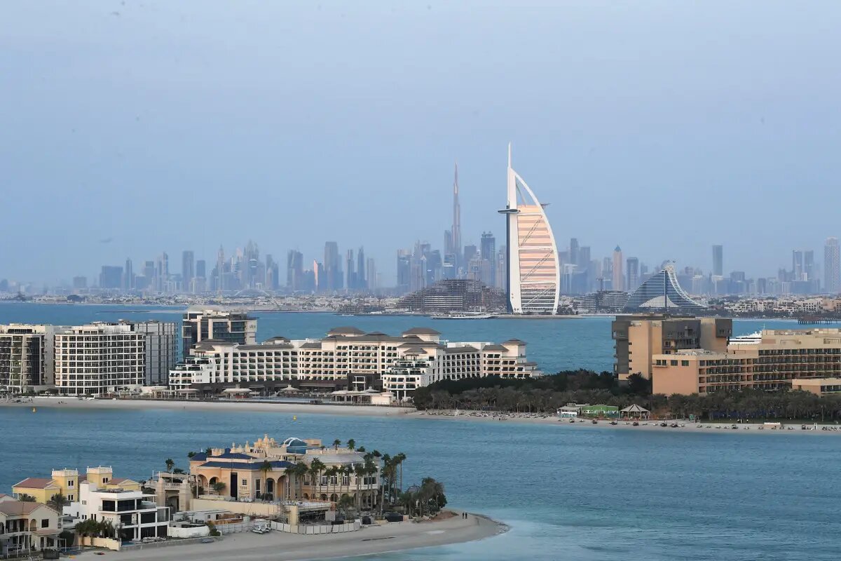 Туристам объяснили правила возврата средств за отмененные поездки на Ближний Восток