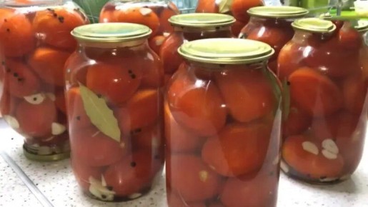 Секреты идеальных помидоров на зиму: три простых рецепта для всей семьи