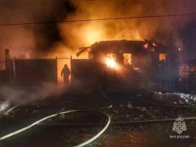 Неизвестный мужчина погиб в пожаре в Шадринском округе