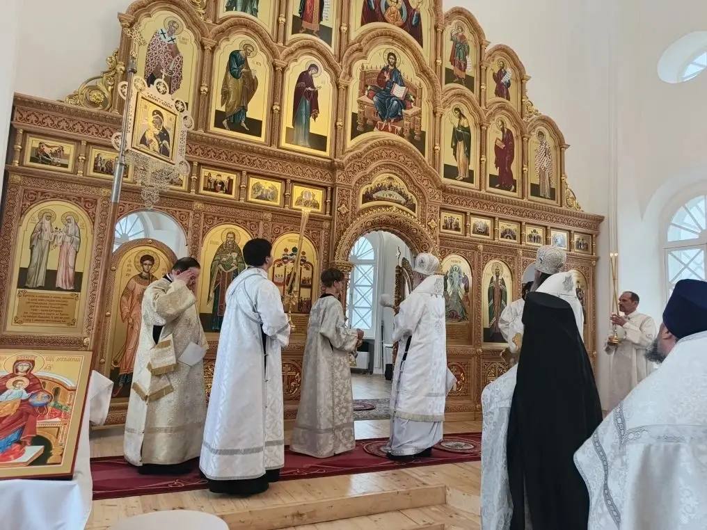 В отреставрированном Спасо-Преображенском храме села Батурино Шадринского округа, на малой родине основателя Русской Палестины архимандрита Антонина (Капустина) освящен новый иконостас В отреставрированном Спасо-Преображенском храме села Батурино Шадринского округа, на малой родине основателя Русской Палестины архимандрита Антонина (Капустина) освящен новый иконостас