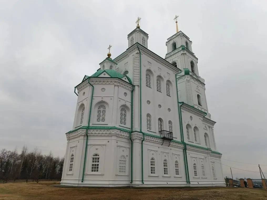 В отреставрированном Спасо-Преображенском храме села Батурино Шадринского округа, на малой родине основателя Русской Палестины архимандрита Антонина (Капустина) освящен новый иконостас В отреставрированном Спасо-Преображенском храме села Батурино Шадринского округа, на малой родине основателя Русской Палестины архимандрита Антонина (Капустина) освящен новый иконостас