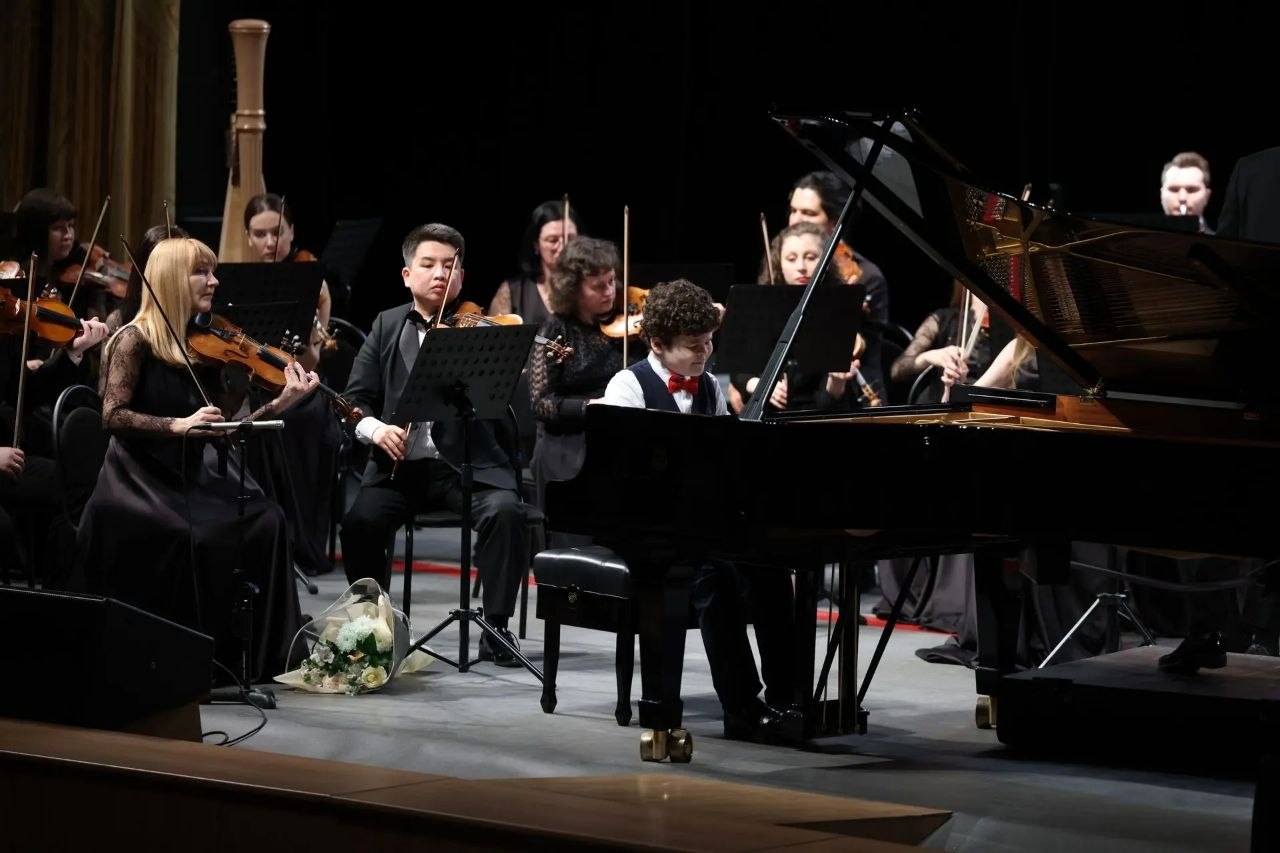 Вадим Шумков: Второй год подряд с народным артистом России Денисом Мацуевым проводим в Кургане фестиваль "Диалог поколений" Вадим Шумков: Второй год подряд с народным артистом России Денисом Мацуевым проводим в Кургане фестиваль "Диалог поколений"