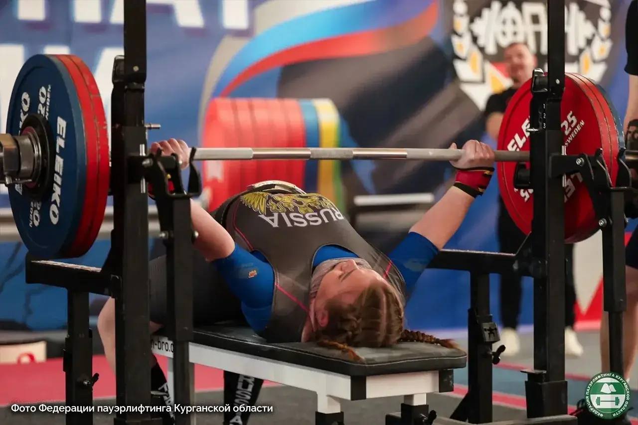 Женская сборная Курганской области второй раз подряд одержала победу на чемпионате России по пауэрлифтингу Женская сборная Курганской области второй раз подряд одержала победу на чемпионате России по пауэрлифтингу