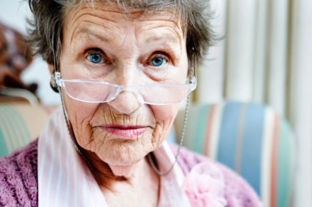 Кто должен быть рядом с пожилыми людьми после 70 лет?