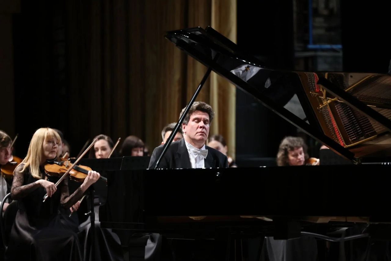 Вадим Шумков: Второй год подряд с народным артистом России Денисом Мацуевым проводим в Кургане фестиваль "Диалог поколений" Вадим Шумков: Второй год подряд с народным артистом России Денисом Мацуевым проводим в Кургане фестиваль "Диалог поколений"