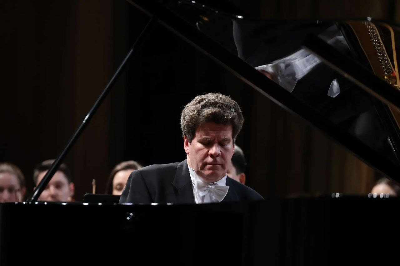 Вадим Шумков: Второй год подряд с народным артистом России Денисом Мацуевым проводим в Кургане фестиваль "Диалог поколений" Вадим Шумков: Второй год подряд с народным артистом России Денисом Мацуевым проводим в Кургане фестиваль "Диалог поколений"