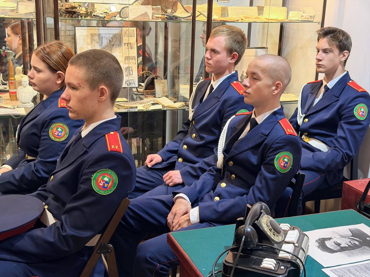 Сотрудники следственного управления СК России по Курганской области в рамках программы патриотического воспитания молодежи организовали для кадет СК России средней общеобразовательной школы №40 и учеников девятых классов... Сотрудники следственного управления СК России по Курганской области в рамках программы патриотического воспитания молодежи организовали для кадет СК России средней общеобразовательной школы №40 и учеников девятых классов...