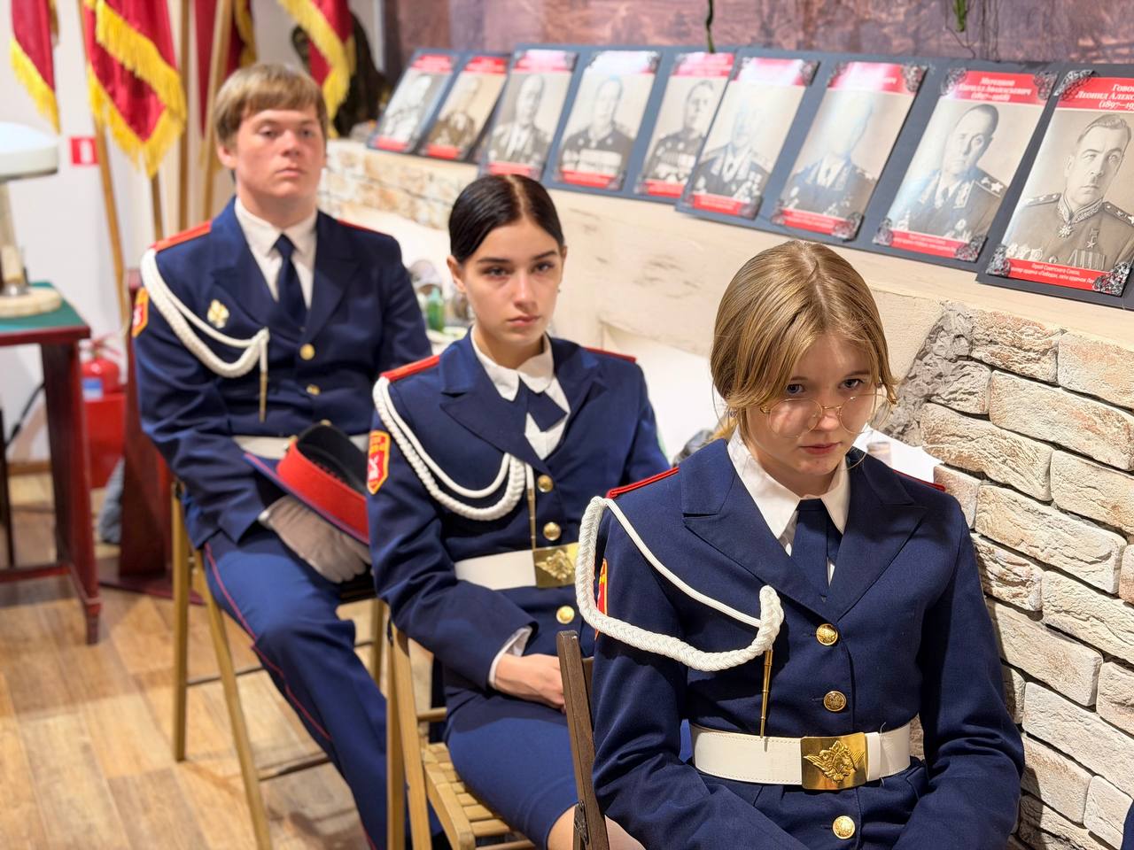 Сотрудники следственного управления СК России по Курганской области в рамках программы патриотического воспитания молодежи организовали для кадет СК России средней общеобразовательной школы №40 и учеников девятых классов... Сотрудники следственного управления СК России по Курганской области в рамках программы патриотического воспитания молодежи организовали для кадет СК России средней общеобразовательной школы №40 и учеников девятых классов...