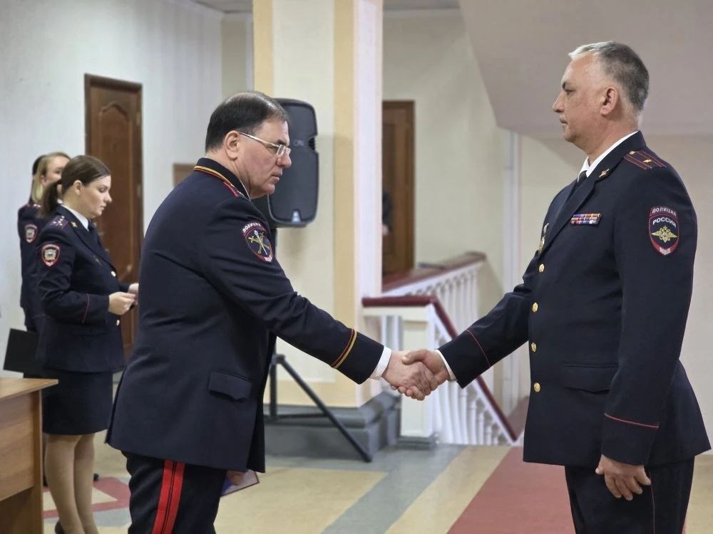 Фотопортреты двадцати четырех лучших сотрудников органов внутренних дел Курганской области занесены на Доску почёта Фотопортреты двадцати четырех лучших сотрудников органов внутренних дел Курганской области занесены на Доску почёта