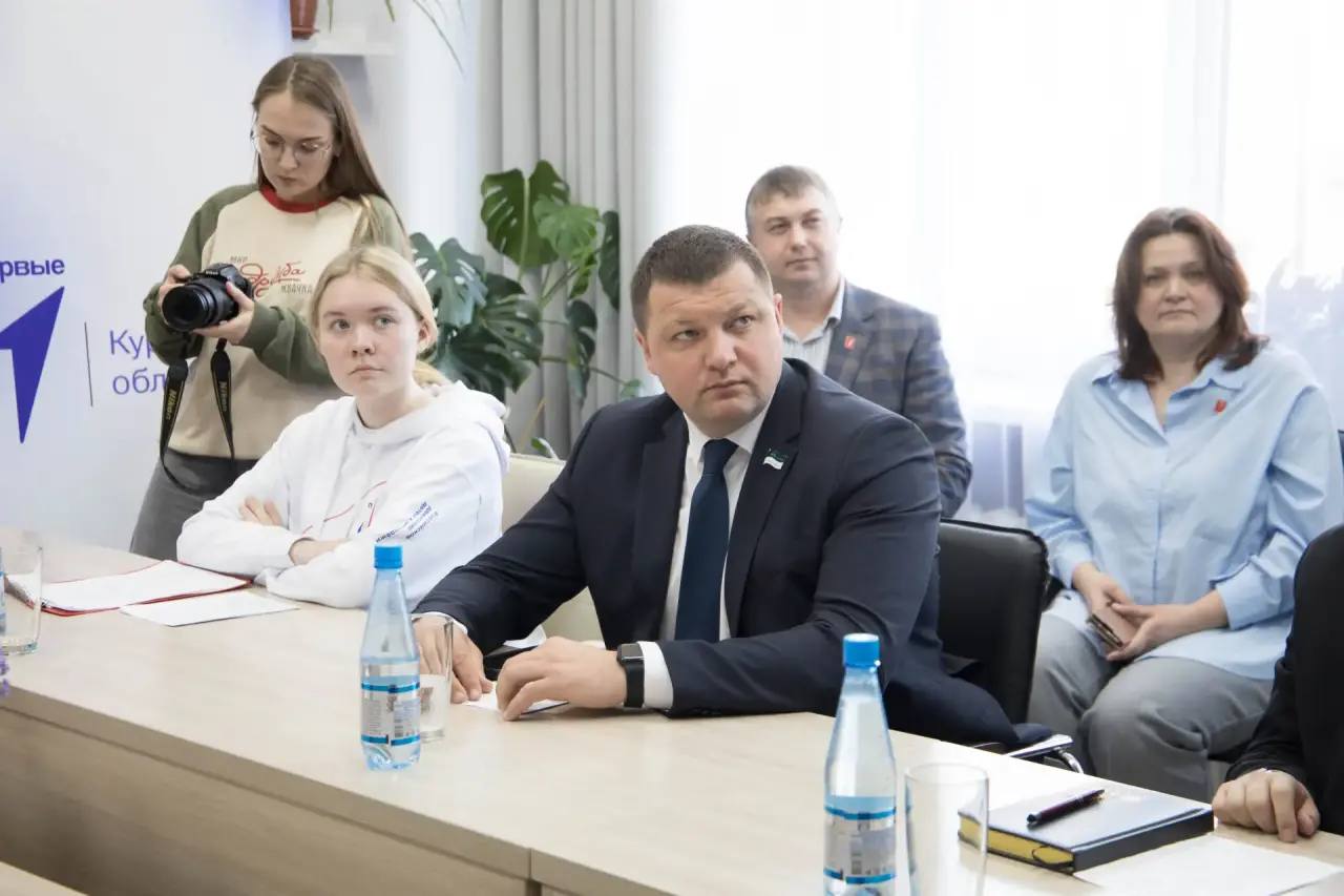 Антон Науменко: Сегодня принял участие в заседании Совета по взаимодействию с Общероссийским общественно-государственным движением детей и молодежи при губернаторе Курганской области Антон Науменко: Сегодня принял участие в заседании Совета по взаимодействию с Общероссийским общественно-государственным движением детей и молодежи при губернаторе Курганской области