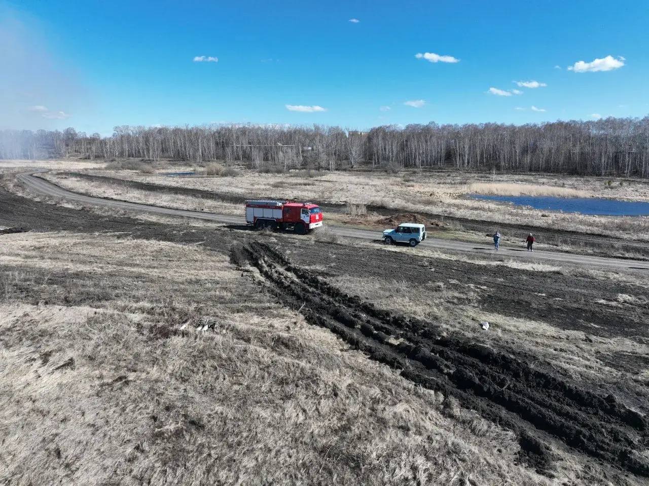 Вблизи микрорайонов и садоводств, подверженных угрозе возгораний, проводятся профилактические контролируемые отжиги сухой растительности Вблизи микрорайонов и садоводств, подверженных угрозе возгораний, проводятся профилактические контролируемые отжиги сухой растительности