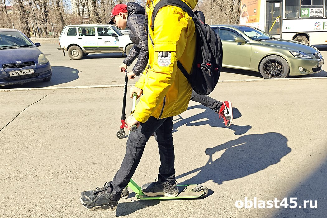 Опасны ли самокаты для детского здоровья: курганский ортопед развеяла мифы