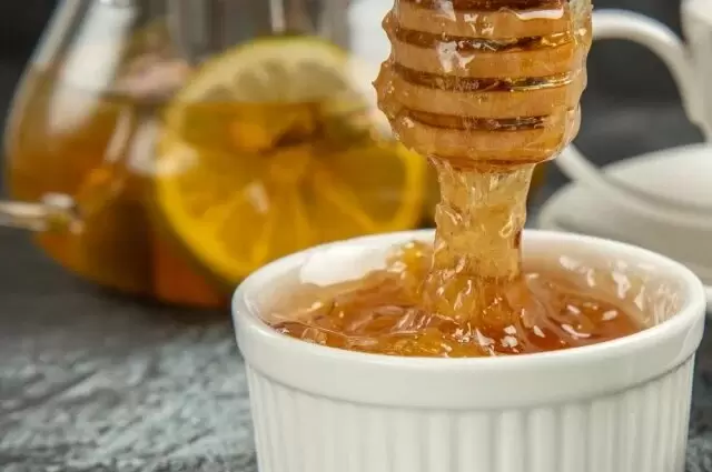 Как вернуть к жизни засахарившийся мед: простые и безопасные способы