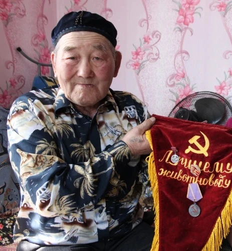 Продолжаем рассказывать о тружениках региона, которые отмечают знаковые юбилейные даты Продолжаем рассказывать о тружениках региона, которые отмечают знаковые юбилейные даты