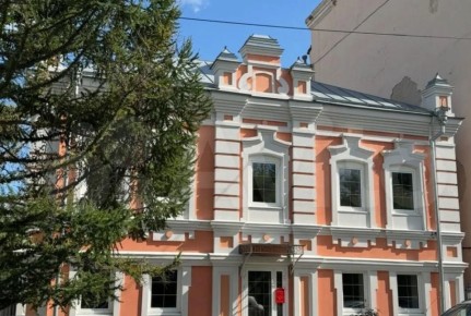 В центре Кургана продают дом рядом с мэрией за 60 млн рублей