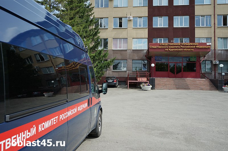 В Кургане следователи выехали к дому, с 10 этажа которого упал ребёнок