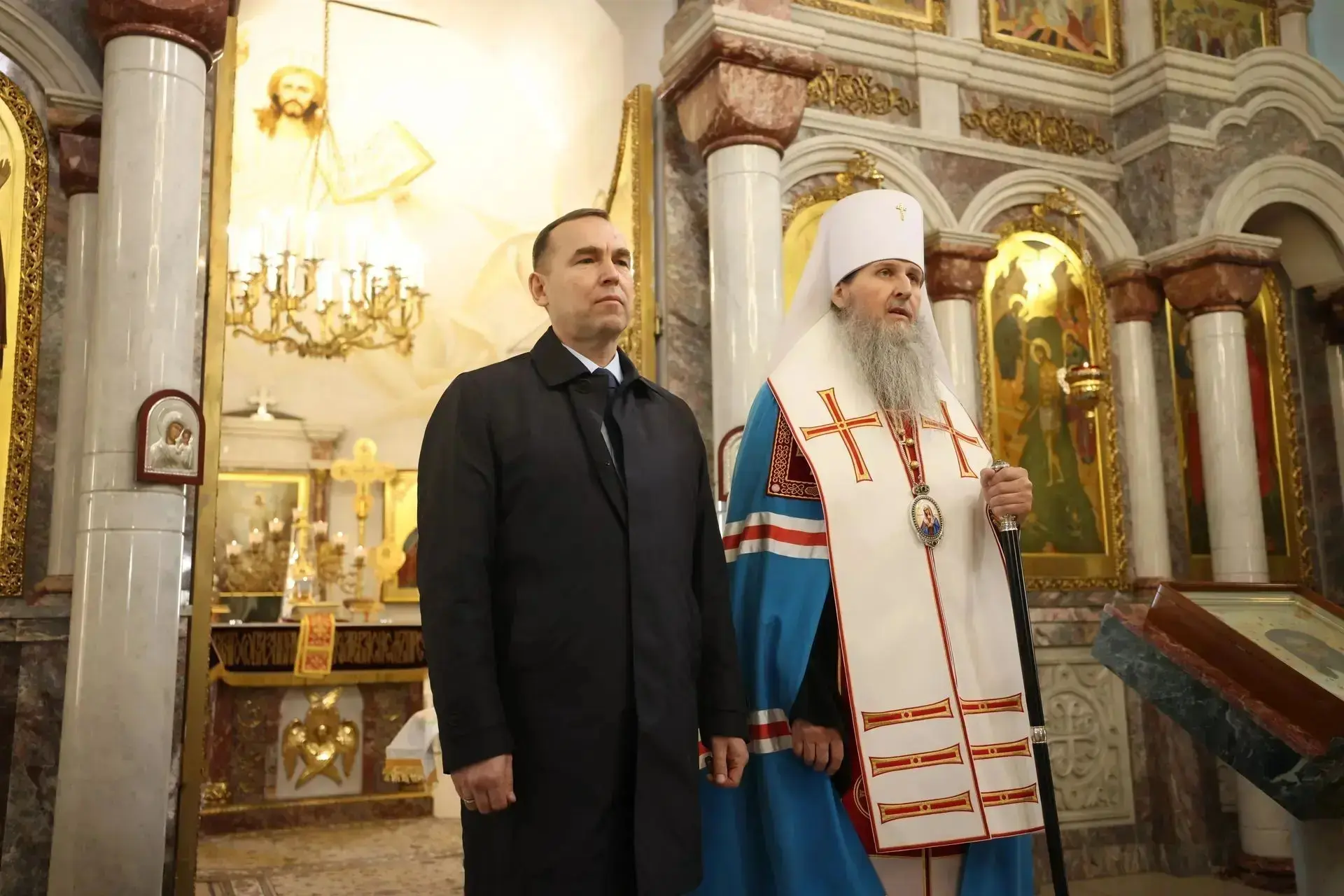 Вадим Шумков: С владыкой Даниилом передали Богоявленскому храму икону Божией Матери "Смоленская (Путеводительница)" из запасников областного художественного музея Вадим Шумков: С владыкой Даниилом передали Богоявленскому храму икону Божией Матери "Смоленская (Путеводительница)" из запасников областного художественного музея