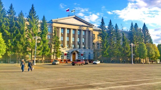 Сезон электросамокатов стартовал в Кургане — горожан просят быть внимательнее на тротуарах