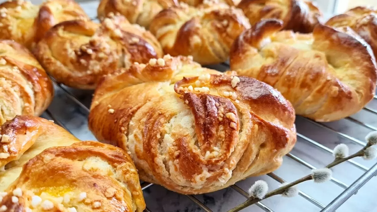 Пасхальные чудеса: как испечь идеальные булочки, о которых все мечтают