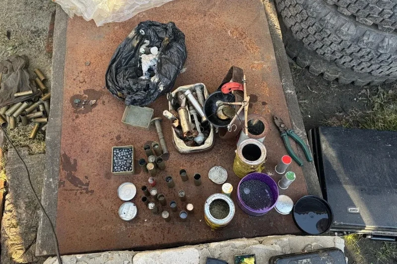 В Кетовском округе полицейские изъяли у местного жителя незаконно хранящийся порох