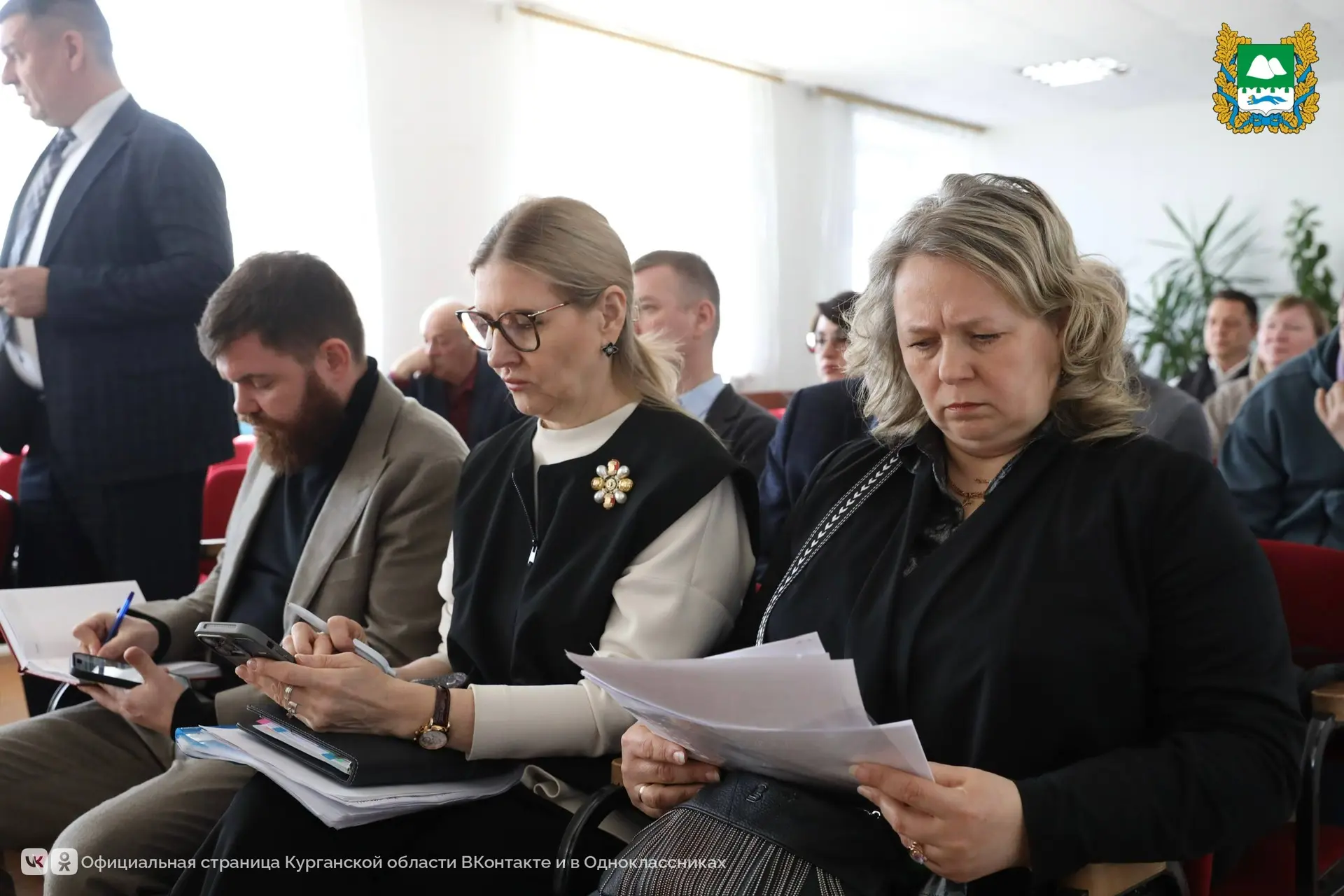 Вице-губернатор – руководитель аппарата губернатора Курганской области Андрей Алексеев вместе с правительственной комиссией по поручению главы региона Вадима Шумкова 13 апреля выехал в Частоозерский округ Вице-губернатор – руководитель аппарата губернатора Курганской области Андрей Алексеев вместе с правительственной комиссией по поручению главы региона Вадима Шумкова 13 апреля выехал в Частоозерский округ