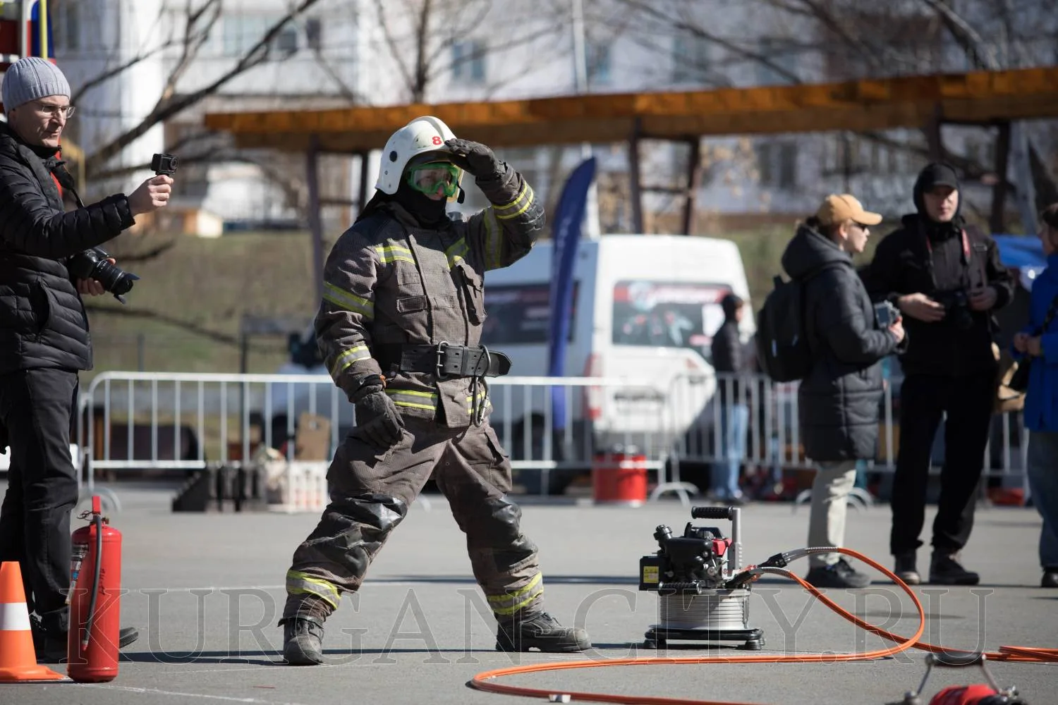 В Кургане проходят соревнования на лучшую команду МЧС России в УрФО по ликвидации ЧС на автотранспорте В Кургане проходят соревнования на лучшую команду МЧС России в УрФО по ликвидации ЧС на автотранспорте