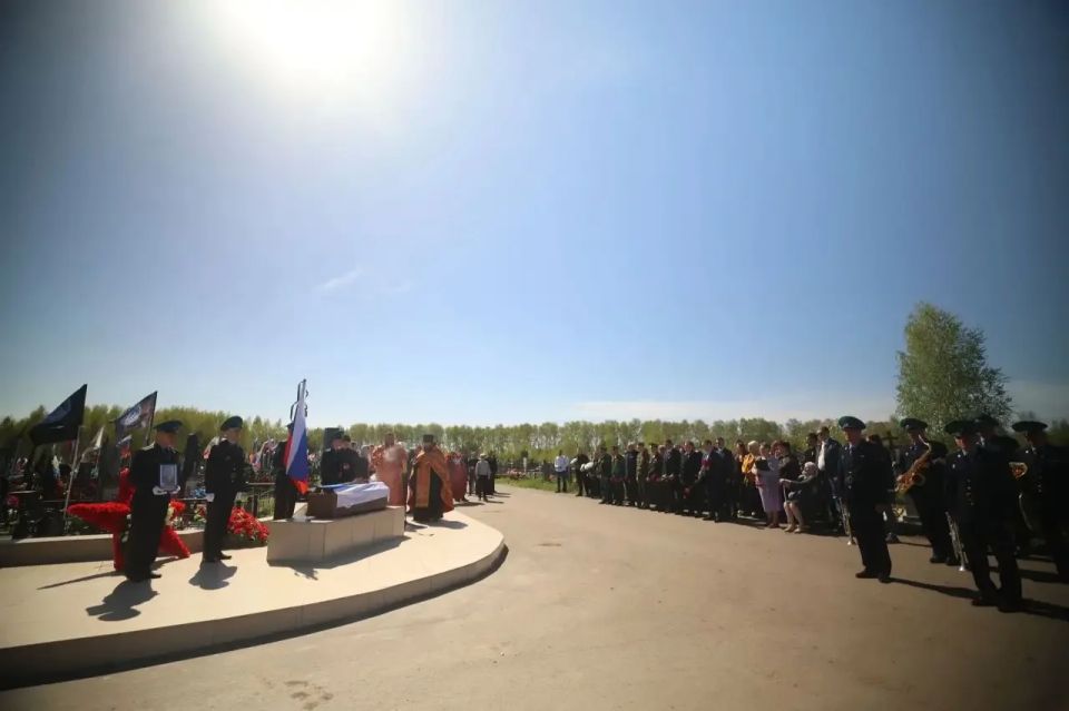 Еще один солдат Великой Отечественной войны похоронен на родной земле Еще один солдат Великой Отечественной войны похоронен на родной земле