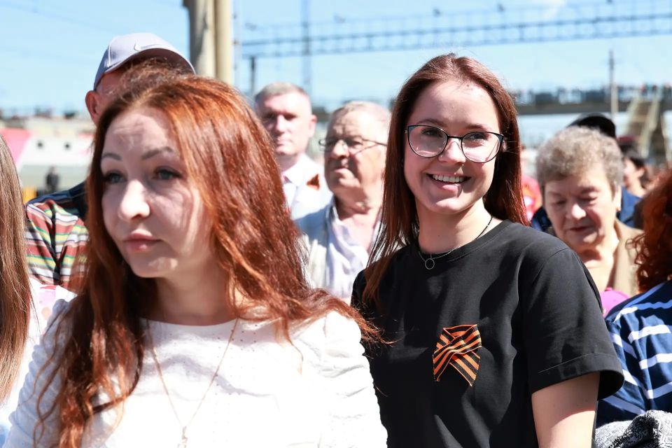 Сегодня, 7 мая, в Курган прибыл легендарный «Поезд Победы» — праздничный ретропоезд на паровой тяге, воссоздающий атмосферу победного мая 1945 года Сегодня, 7 мая, в Курган прибыл легендарный «Поезд Победы» — праздничный ретропоезд на паровой тяге, воссоздающий атмосферу победного мая 1945 года