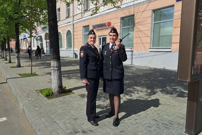 Сотрудники полиции Зауралья обеспечили охрану порядка при проведении праздничных мероприятий, посвященных Дню Победы Сотрудники полиции Зауралья обеспечили охрану порядка при проведении праздничных мероприятий, посвященных Дню Победы