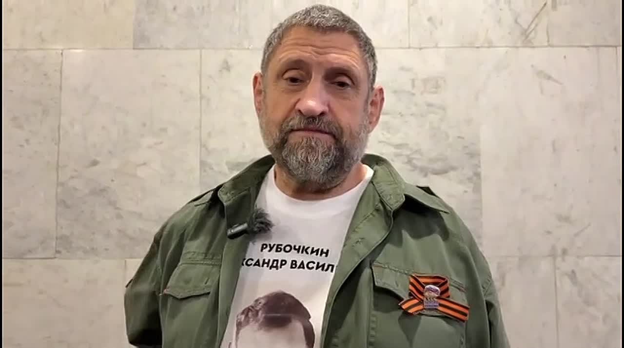 Марьяна Наумова: С ДНЕМ ПОБЕДЫ!!. Каждый раз этот праздник играет новыми красками: маленькими были — салюты, мама плачет у могилы деда; постарше стали — те, кто участвовал в Великой Отечественной, уже былинные герои, как...