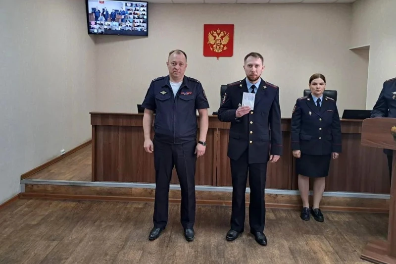В региональном УМВД поздравили с профессиональным праздником сотрудников охранно-конвойной службы В региональном УМВД поздравили с профессиональным праздником сотрудников охранно-конвойной службы