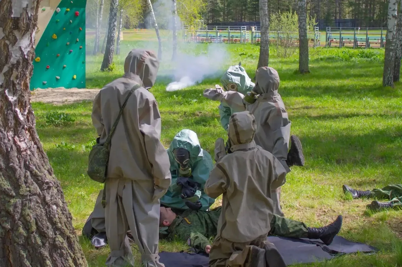В Курганской области завершился региональный этап военно-патриотической игры «Зарница 2.0». Он прошёл с 10 по 14 мая на базе оздоровительного комплекса «Космос» В Курганской области завершился региональный этап военно-патриотической игры «Зарница 2.0». Он прошёл с 10 по 14 мая на базе оздоровительного комплекса «Космос»