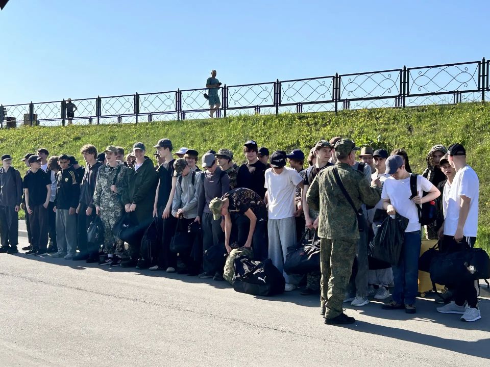 Десятиклассники Кургана проходят учебные сборы