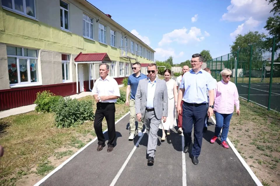 Вадим Шумков: В Боровлянке. Несколько лет назад приняли решение отремонтировать здесь школу