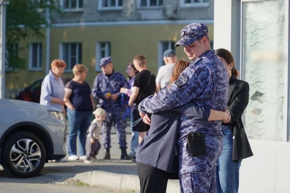 Сводный отряд полиции УМВД России по Курганской области вернулся из служебной командировки на территории Северо-Кавказского региона Сводный отряд полиции УМВД России по Курганской области вернулся из служебной командировки на территории Северо-Кавказского региона