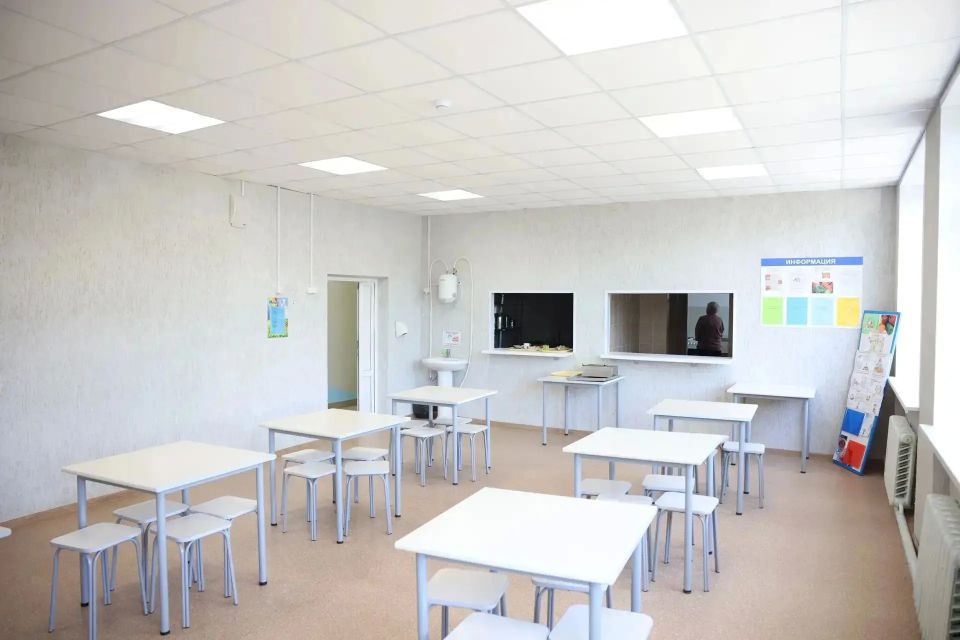 Вадим Шумков: В Боровлянке. Несколько лет назад приняли решение отремонтировать здесь школу Вадим Шумков: В Боровлянке. Несколько лет назад приняли решение отремонтировать здесь школу