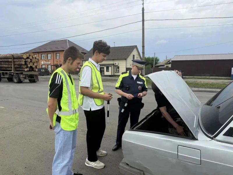 Студенты курганского колледжа познакомились с буднями сотрудников ДПС и ППС Студенты курганского колледжа познакомились с буднями сотрудников ДПС и ППС