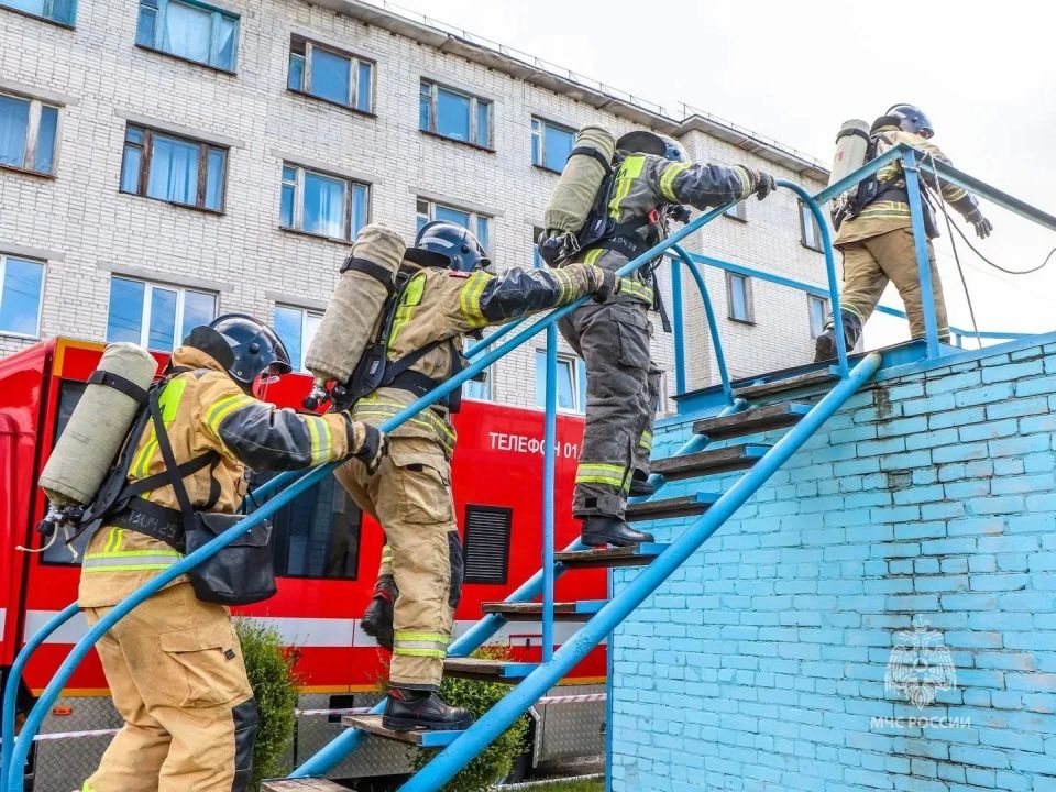 В Курганской области выбрали сильнейшее звено газодымозащитной службы В Курганской области выбрали сильнейшее звено газодымозащитной службы