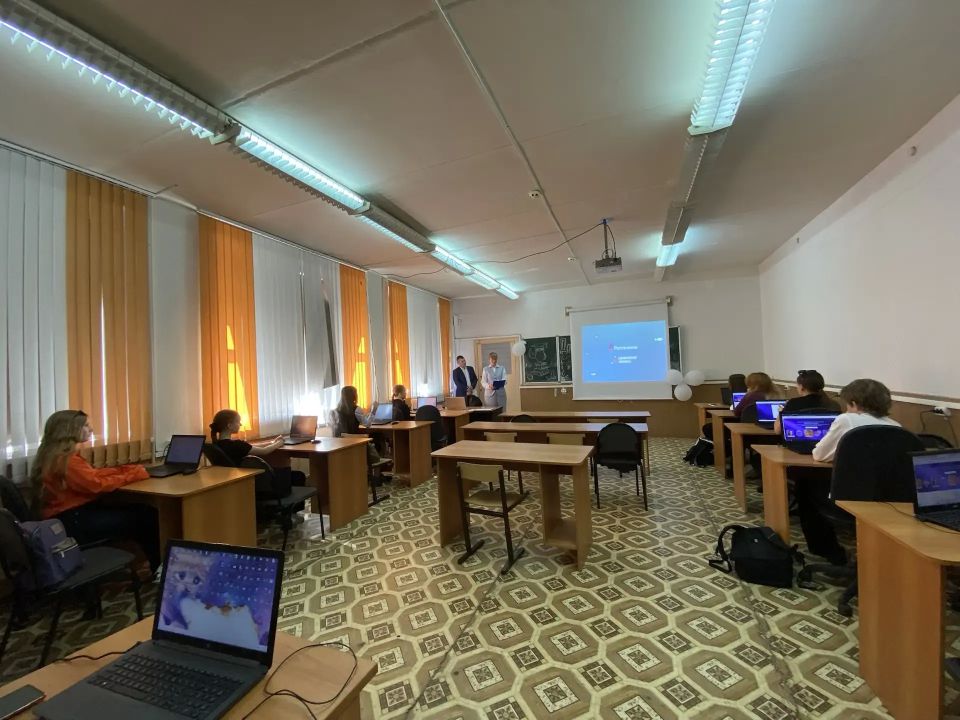 В Кургане прошел урок «Цифрового ликбеза» по борьбе с телефонным мошенничеством