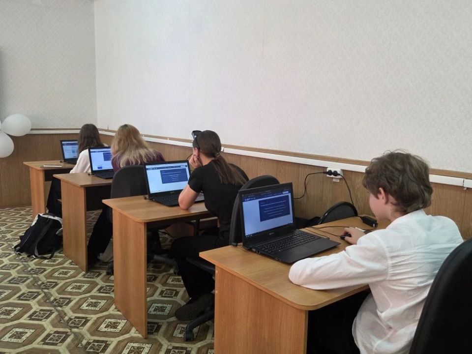 В Кургане прошел урок «Цифрового ликбеза» по борьбе с телефонным мошенничеством В Кургане прошел урок «Цифрового ликбеза» по борьбе с телефонным мошенничеством