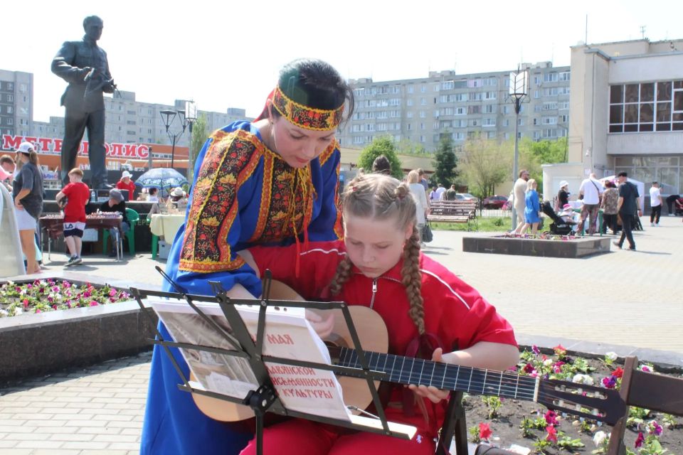 Традиционно широко в Кургане встретили День славянской письменности и культуры в минувшие выходные Традиционно широко в Кургане встретили День славянской письменности и культуры в минувшие выходные