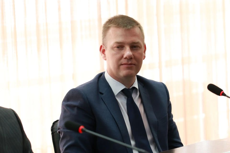 Сегодня, 27 мая, заместитель губернатора Иван Ситников встретился со студентами Курганского государственного университета Сегодня, 27 мая, заместитель губернатора Иван Ситников встретился со студентами Курганского государственного университета