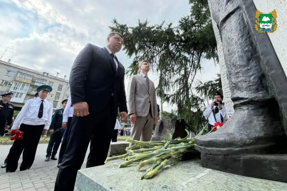 Сегодня, 28 мая, в Кургане прошло торжественное мероприятие, посвященное Дню пограничника