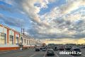 В Кургане на парковке торгового центра перевернулась машина