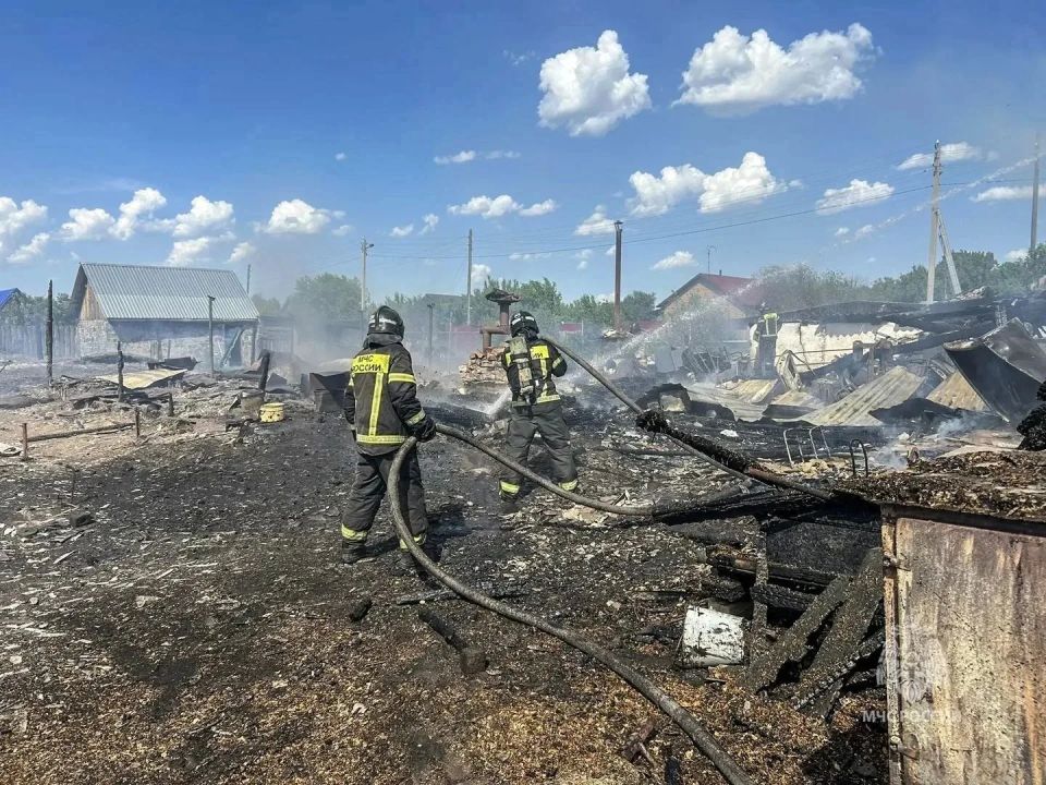 Ветхая проводка стала причиной крупного пожара в Курганской области Ветхая проводка стала причиной крупного пожара в Курганской области